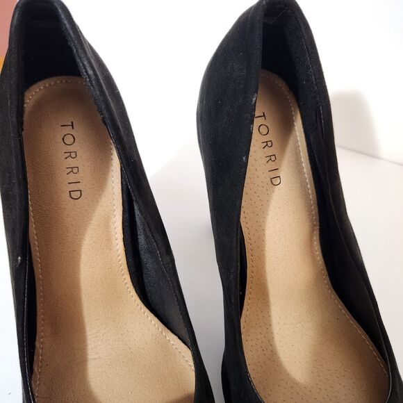 Torrid Black Faux Suede Platform Tapered Pump Heels Extra Wide Width Size 8.5WW - Picture 5 of 8